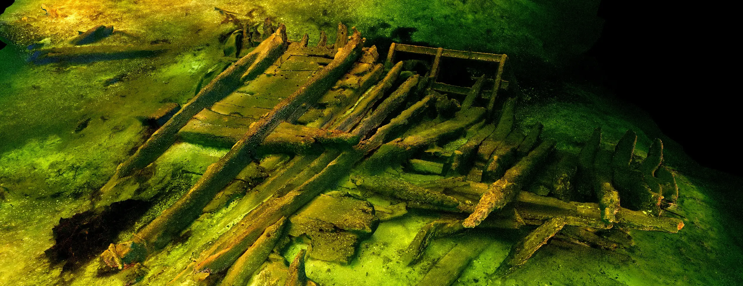 Wreck remains of OVM 8 on the bottom of the Oostvoornse Meer