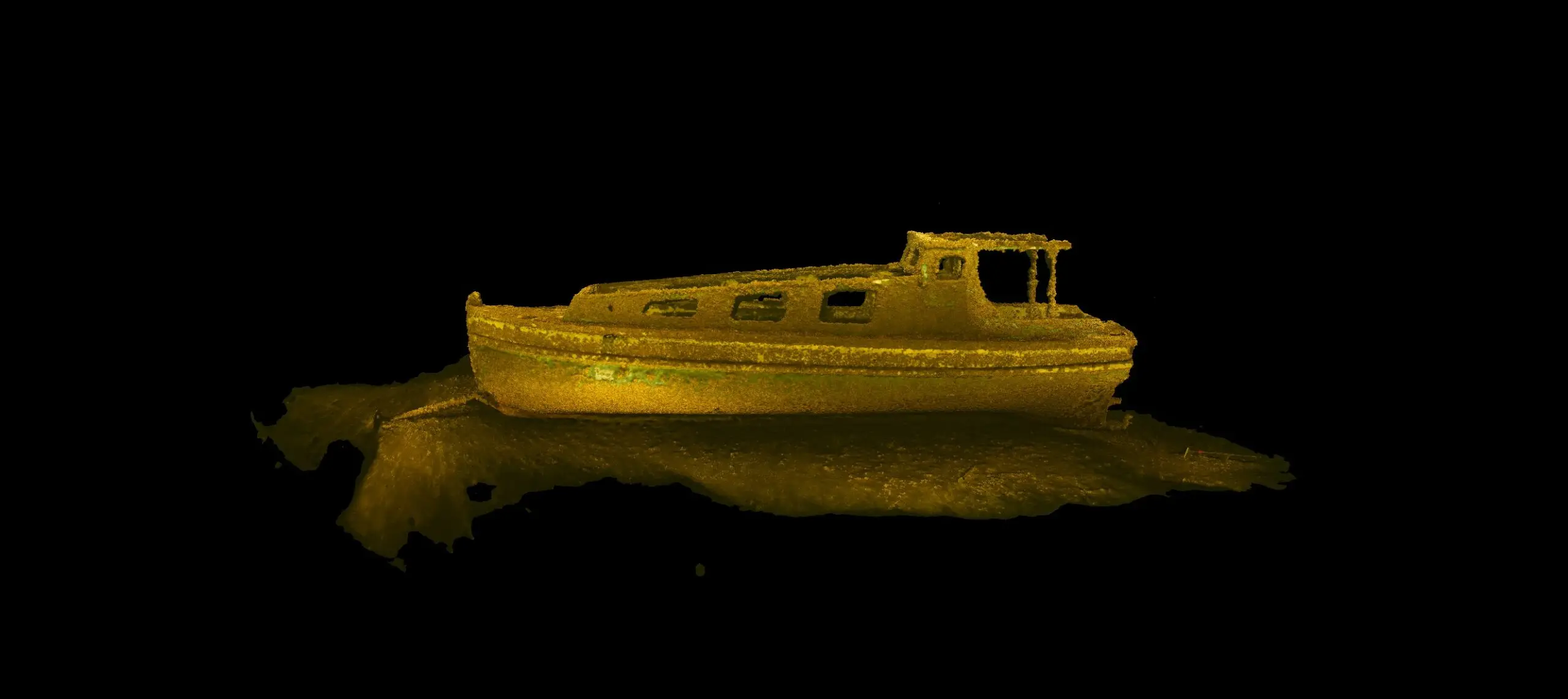 Small wreck on the bottom of the Vinkeveense Plassen